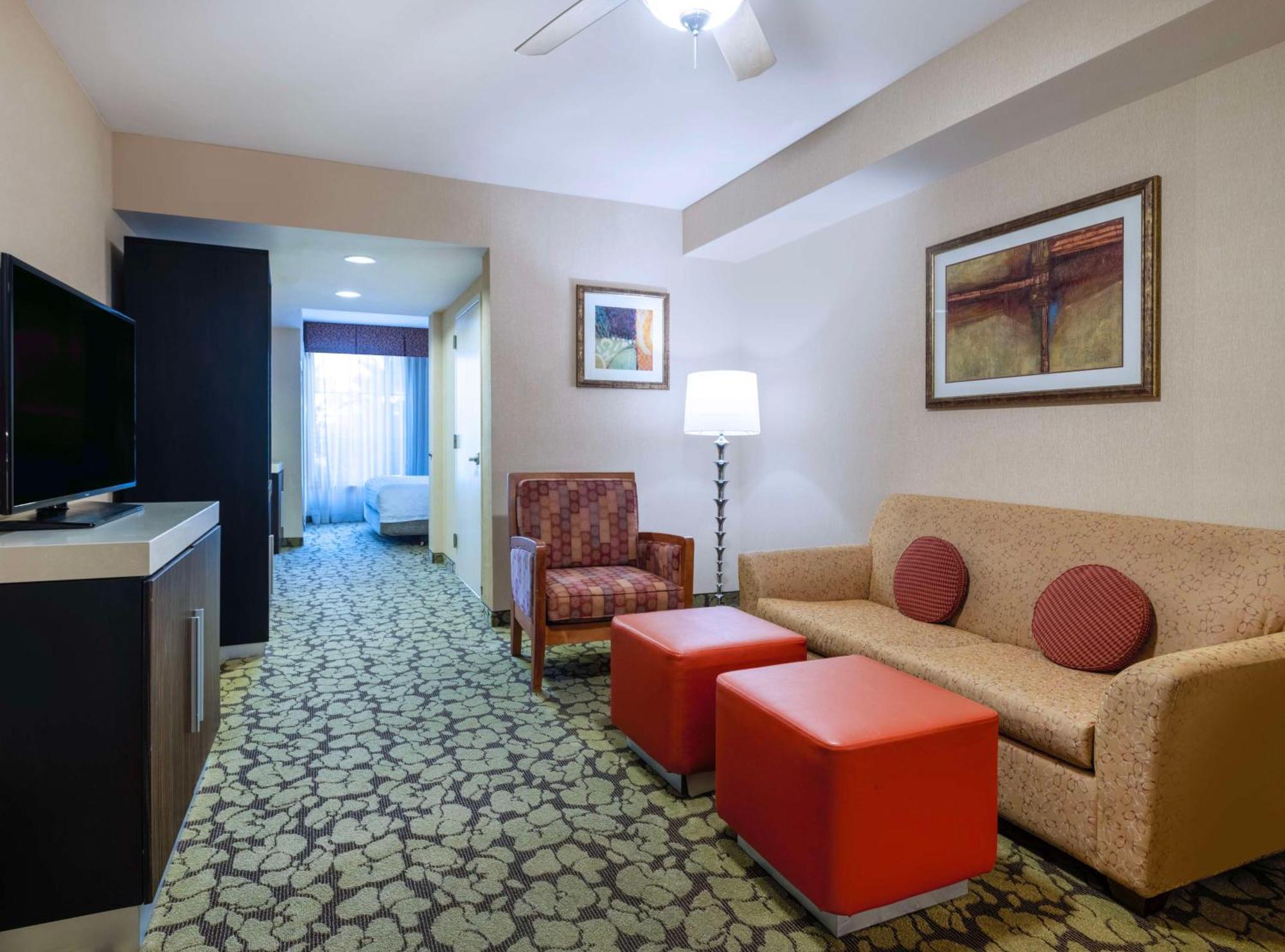 Hilton Garden Inn Las Vegas Strip South Exterior photo