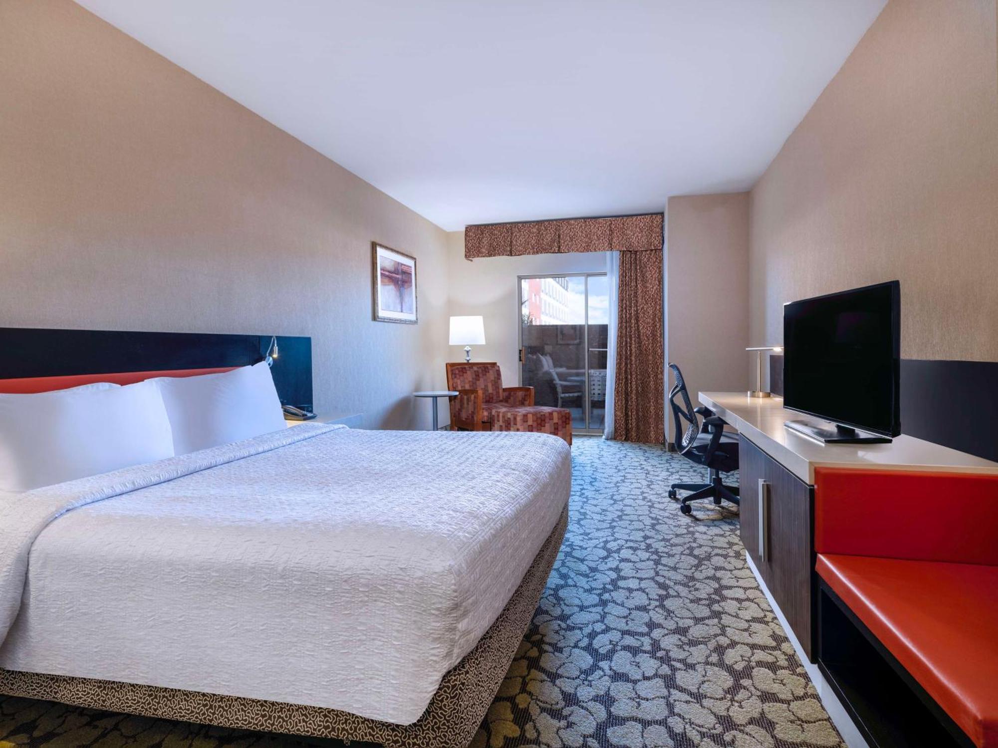 Hilton Garden Inn Las Vegas Strip South Exterior photo